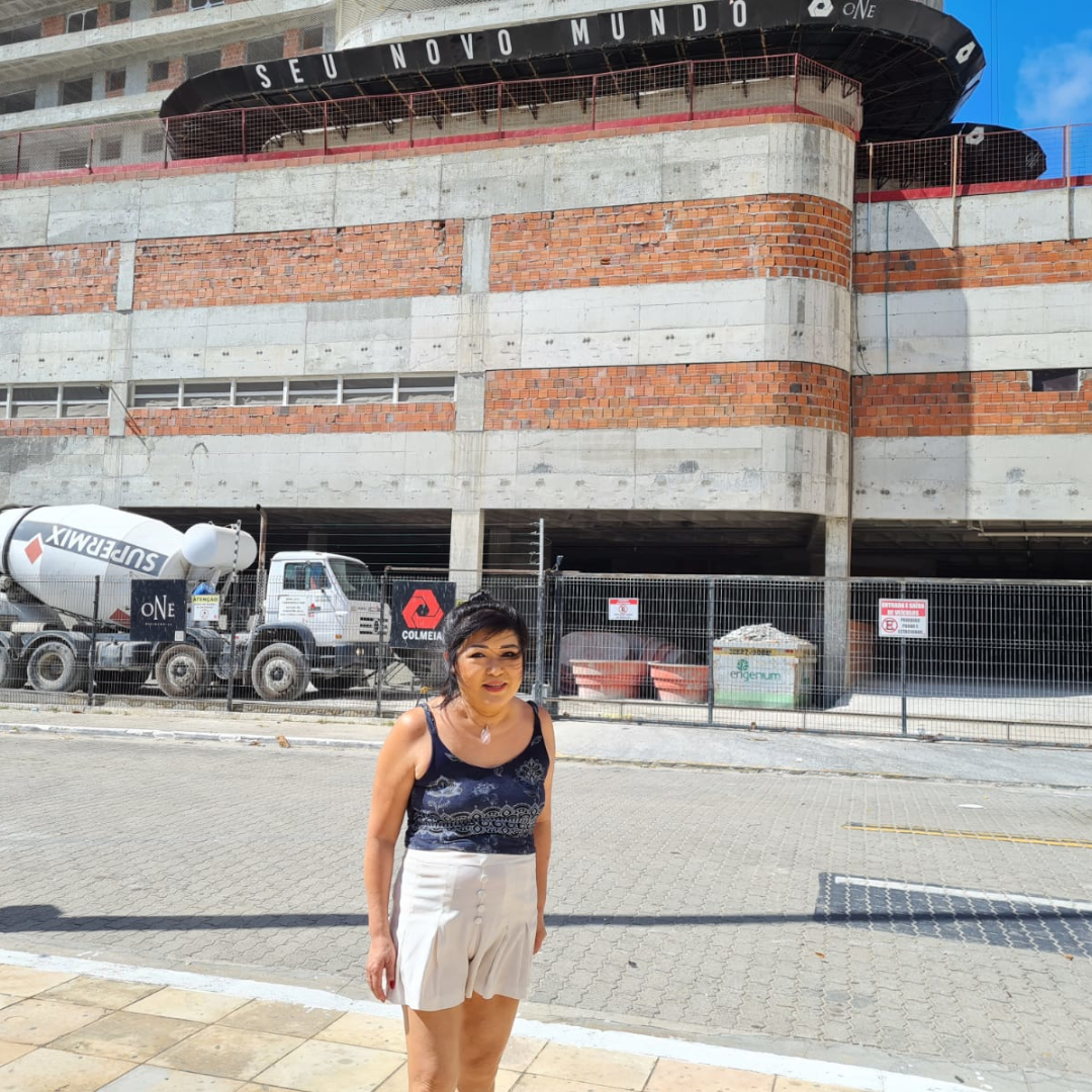 Sandra na avenida beira mar